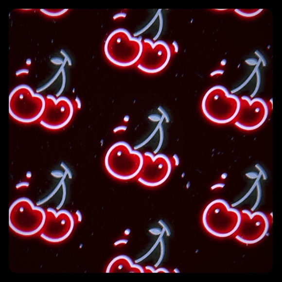 Meet your Posher, Ette - Picture 1 of 3